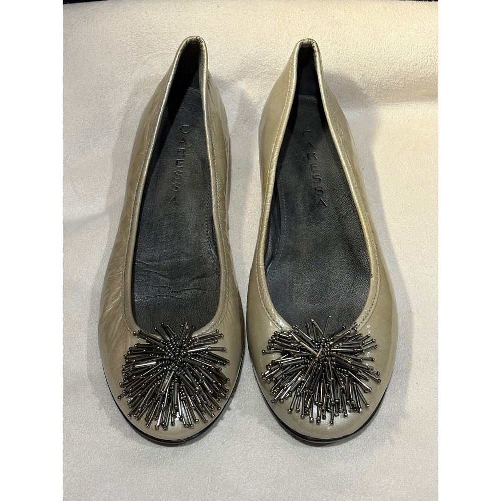 Caressa Flats Women 8.5M Gold Cacey Metallic Patent Beaded Sunburst Dress Shoes
